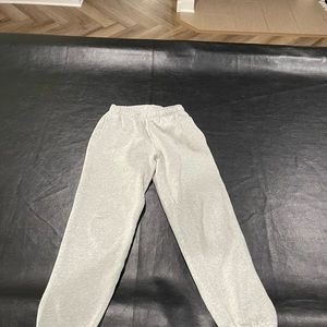 Aritzia TNA sweatpants